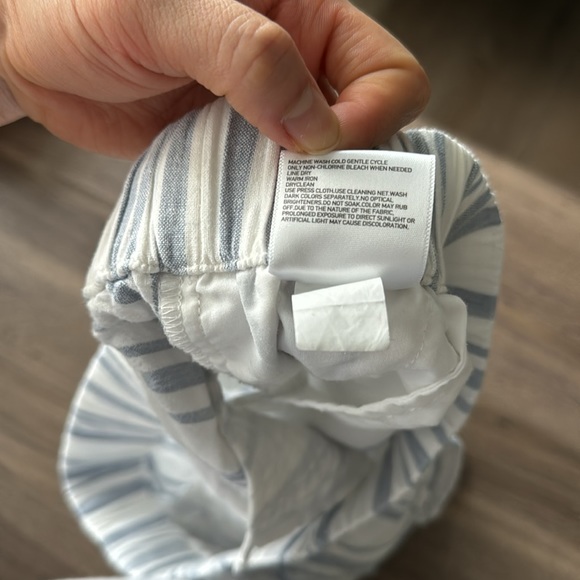 Uniqlo Linen/Cotton Blend Elastic Waist Striped Shorts in Sz Small - Picture 4 of 9